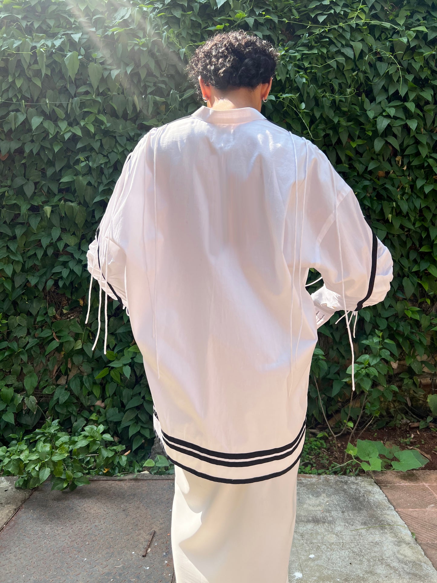 Gathered eye shirt