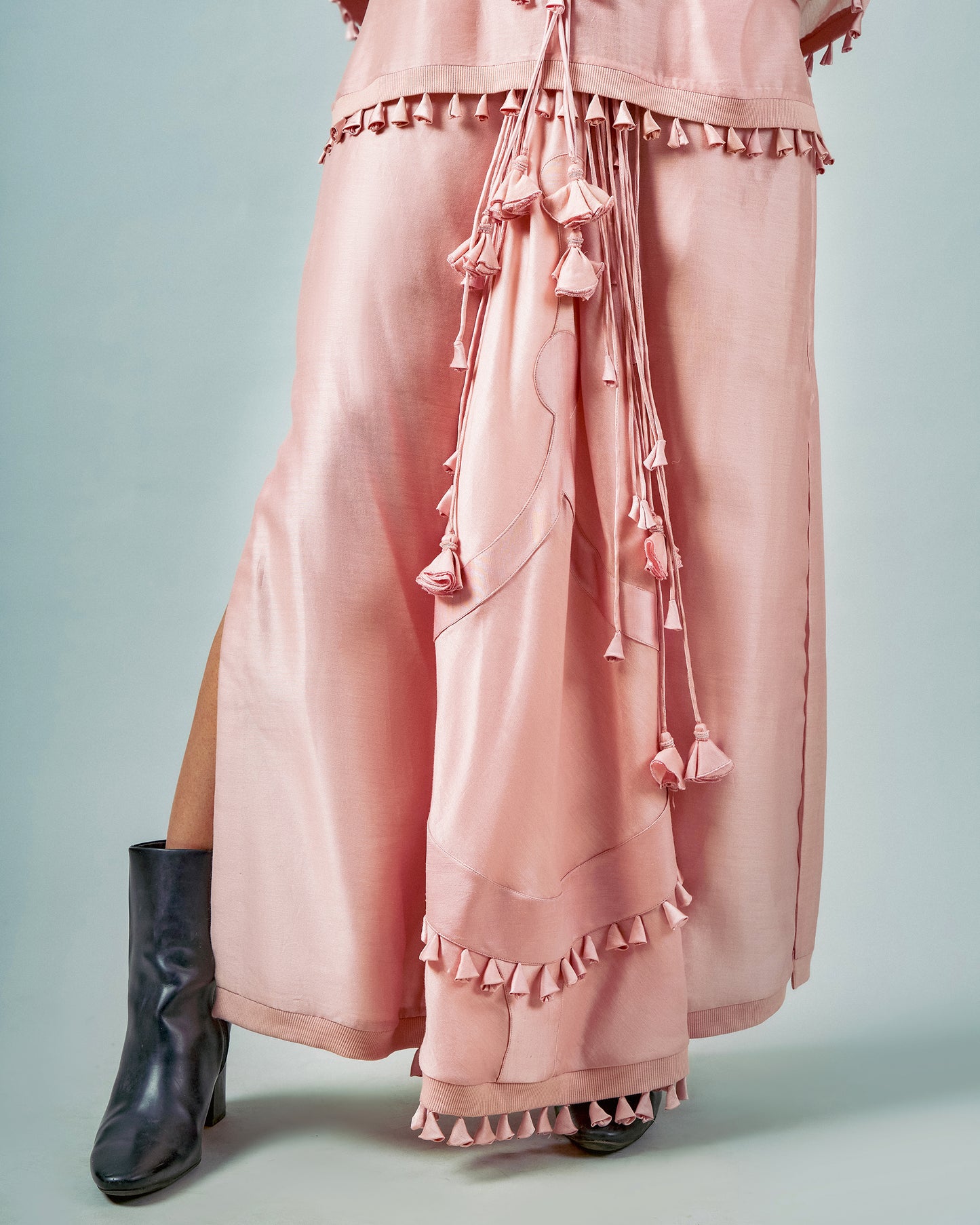 Tasseled necklines cape + Godet lungi skirt set