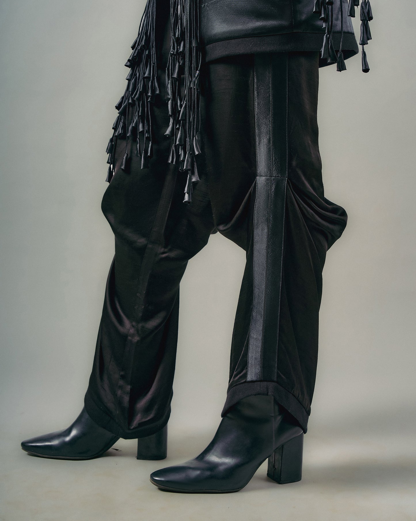 Cut-out tassels jacket + Pick-up trouser set